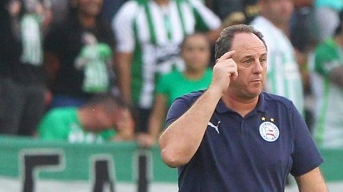 Chapecoense e Bahia empataram em 3 a 3 neste domingo, na Arena Condá, pela 23ª rodada do Brasileirão.
