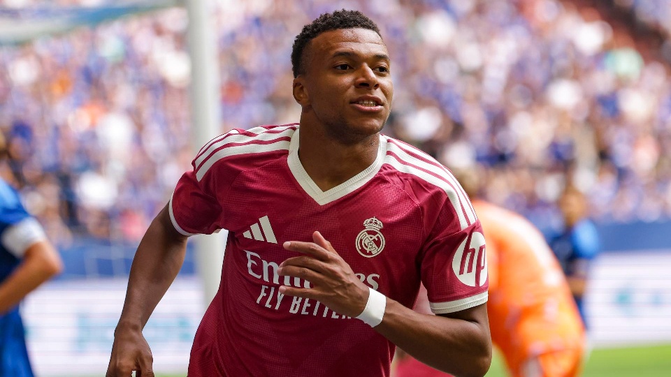 Schalke 0-3 Real Madrid: Mbappé regressa com pontaria afinada
