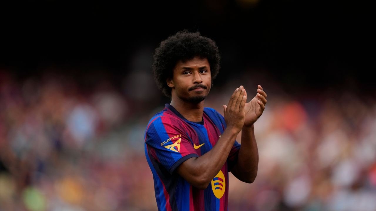 Karim Adeyemi voltou a marcar com o pé direito pelo Barcelona e brincou após o encontro: “Não tenho pé mau”.