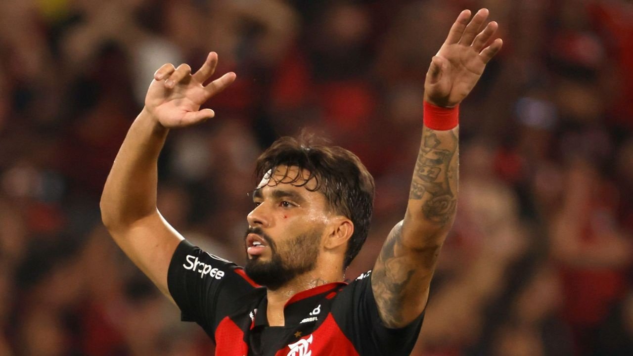Com a vitória por 2 a 0, o 'Rubro-Negro' chegou aos 51 pontos e ficou apenas um atrás do líder Palmeiras, que tem 52.