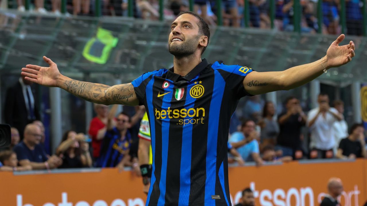 Inter, missione rinnovo: Calhanoglu è una priorità