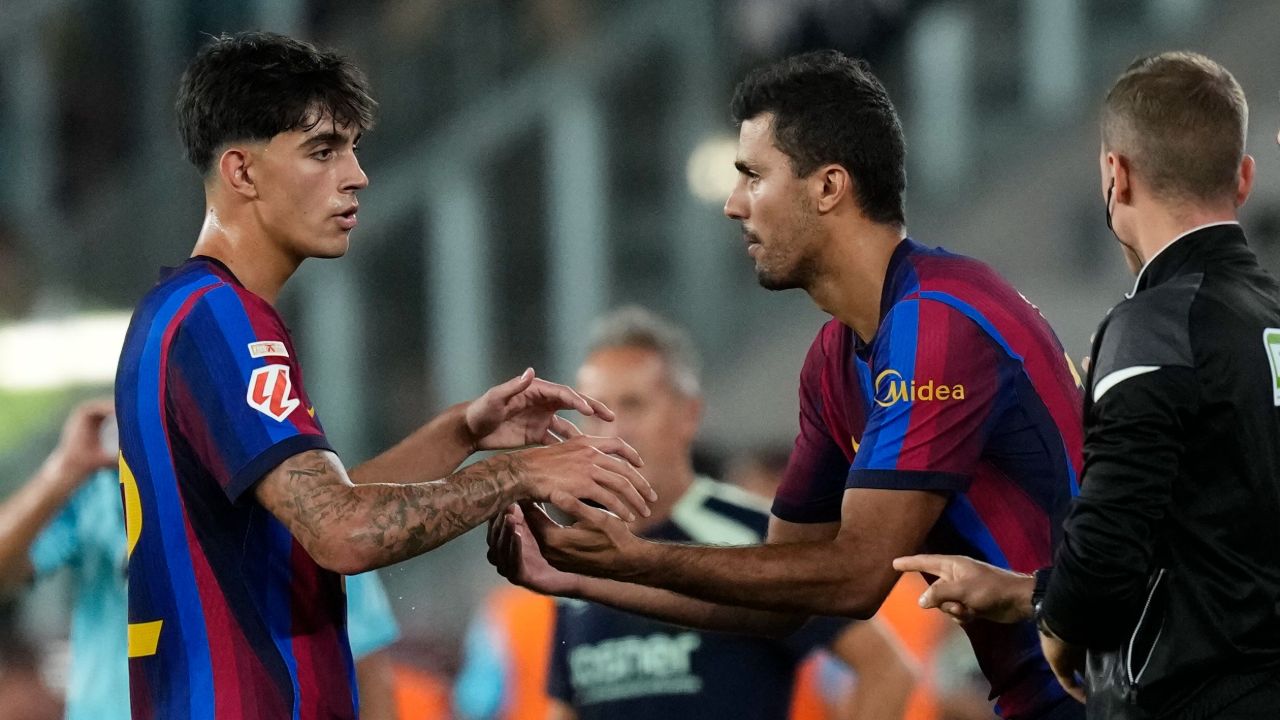Rodri debutó con una gran ovación del Camp Nou