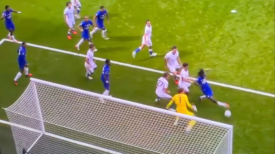 Lavia segna il suo primo gol con il Chelsea e sblocca la sfida con il Brighton