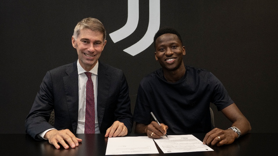 Pape Matar Sarr firma por la Juventus