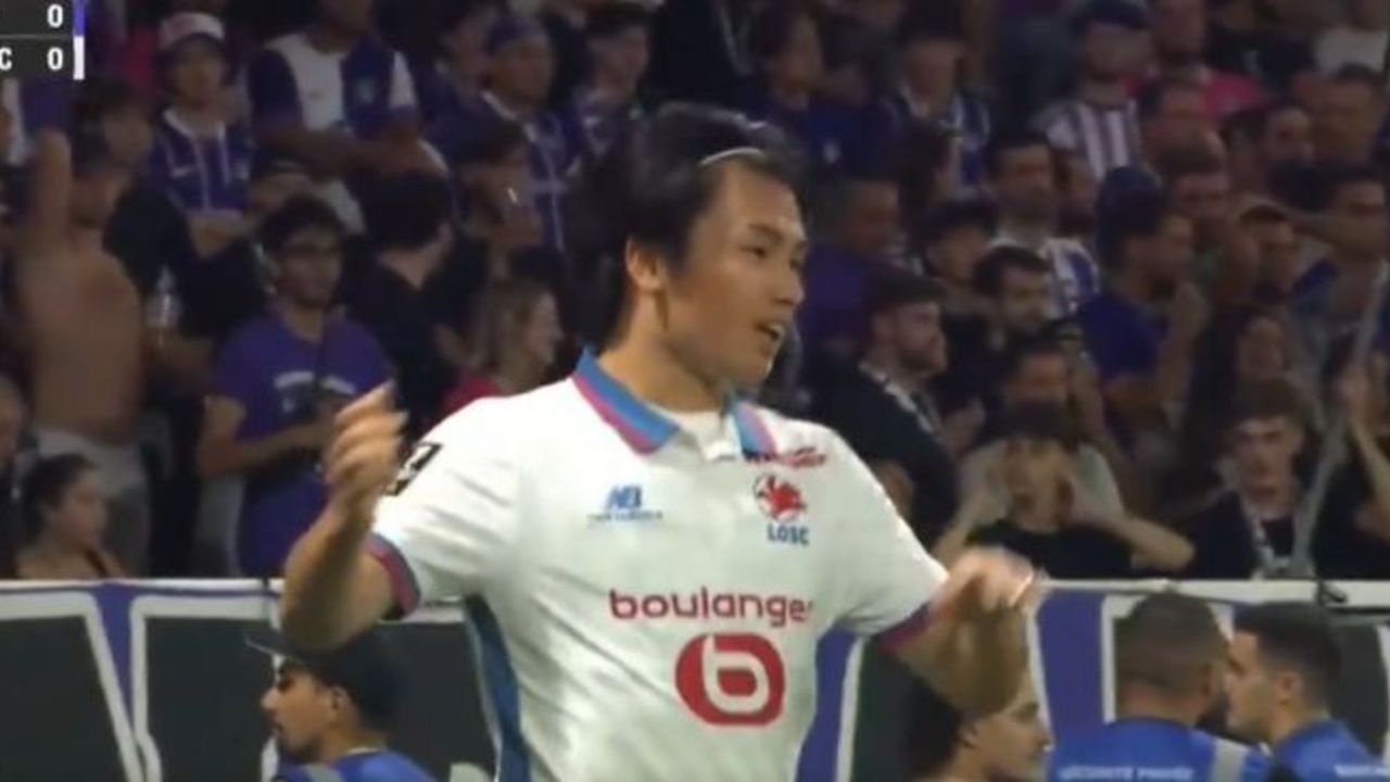 O Lille de Davide Ancelotti, filho de Carlo, venceu o Toulouse por 1 a 0 com gol do novo reforço Ayase Ueda e assumiu provisoriamente a liderança da Ligue 1.