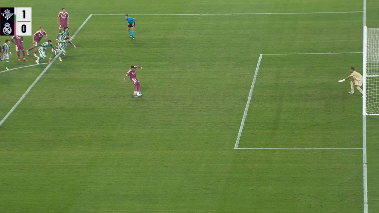 ¿Por qué no se repitió el penalti fallado por Mbappé?