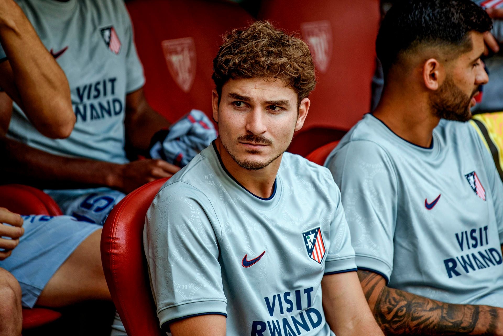 Julián Álvarez lidera a lista para Anfield sem Sorloth