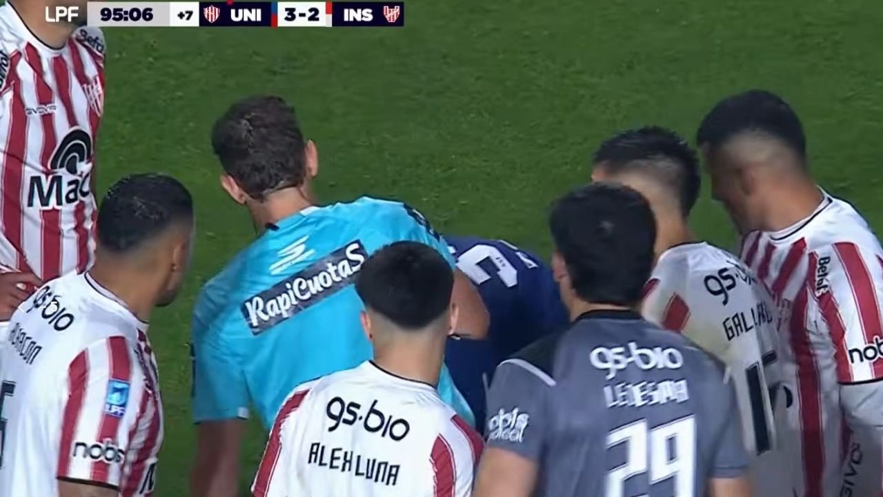 Instituto de Córdoba y Argentinos Juniors, que arrancaron la octava jornada del Clausura como líderes respectivos de las zonas A y B, no pudieron ganar ante Unión y Barracas Central.