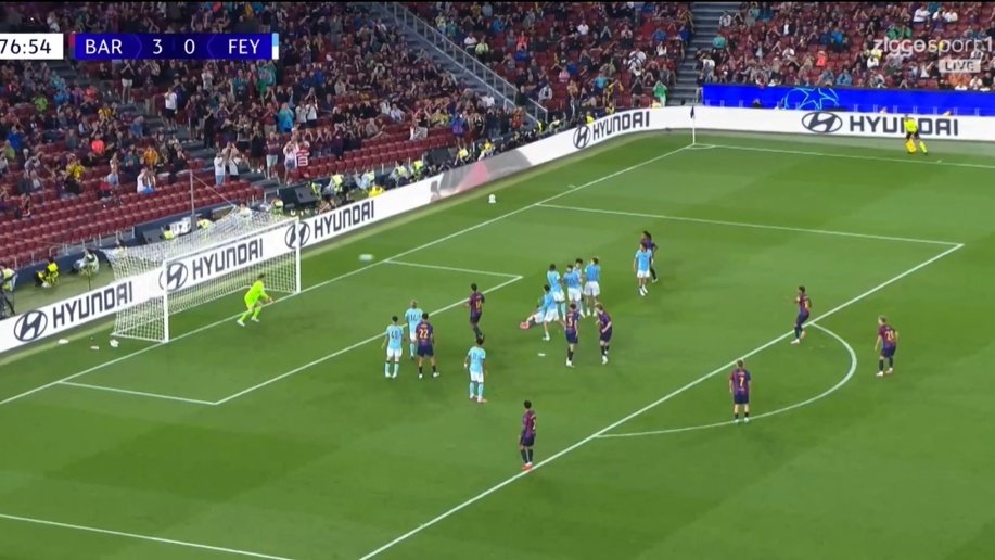 Una notte da capitano, una notte da fenomeno. Yamal illumina il successo del Barcellona contro il Feyenoord con un assist e una splendida punizione.
