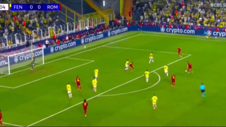 Dopo sette anni di attesa, la Roma ritrova la Champions League e lo fa con una perla dalla distanza. Cristante sblocca la sfida con il Fenerbahçe con un destro imparabile.