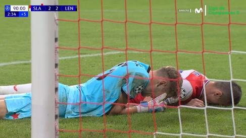 Final loco y cruel en Praga: del 2-1 con uno menos en el 88' al 2-3 final