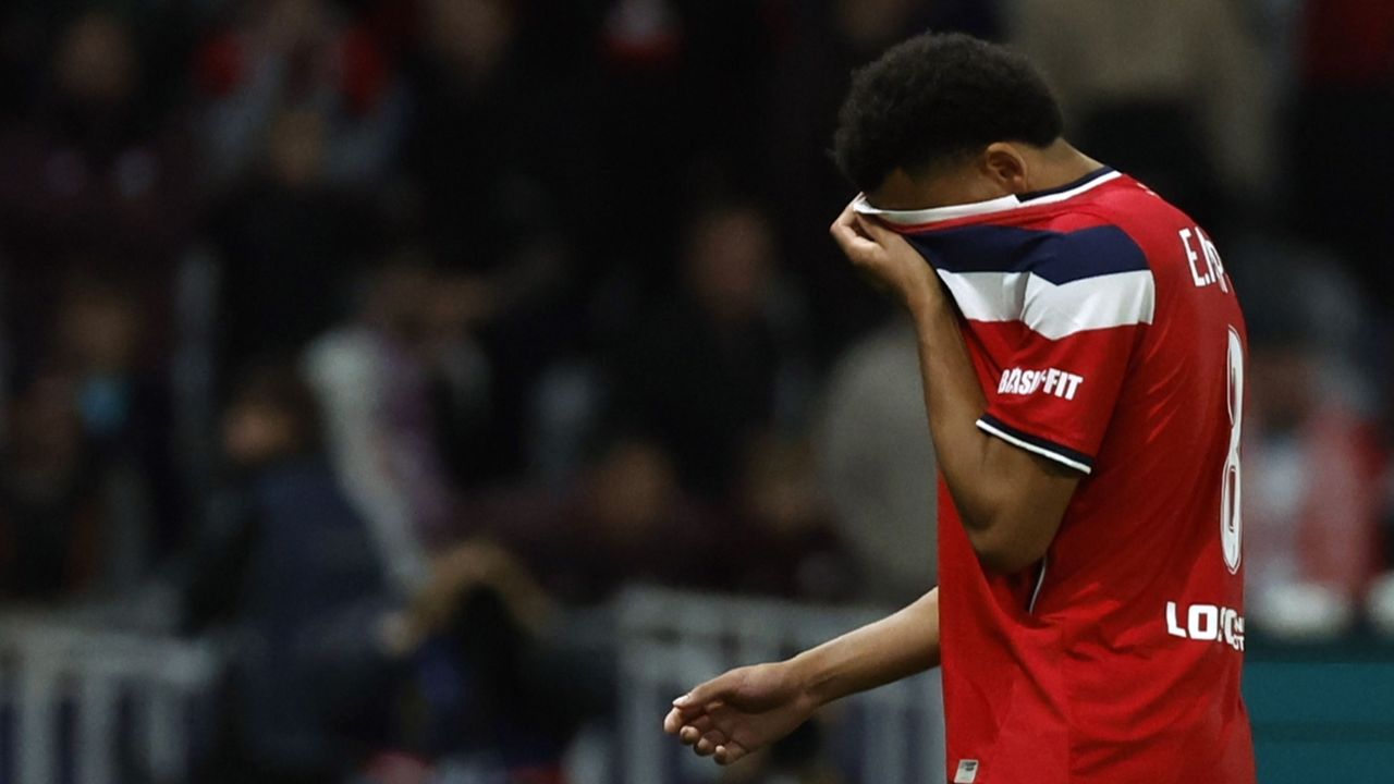 Tres partidos de sanción para Mbappé