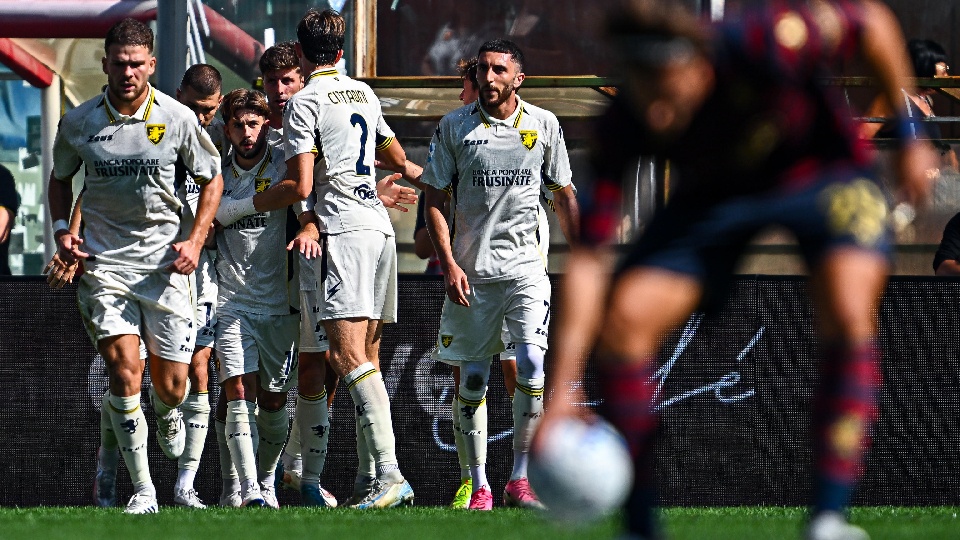 Genoa 1-1 Frosinone: primo punto per il Grifone contro la rivelazione