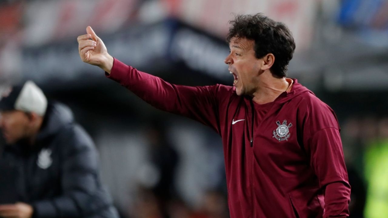 Corinthians despide a Fernando Diniz