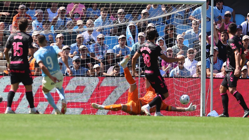 Celta 1-1 Malaga: Adrian Nino strikes late to snatch point
