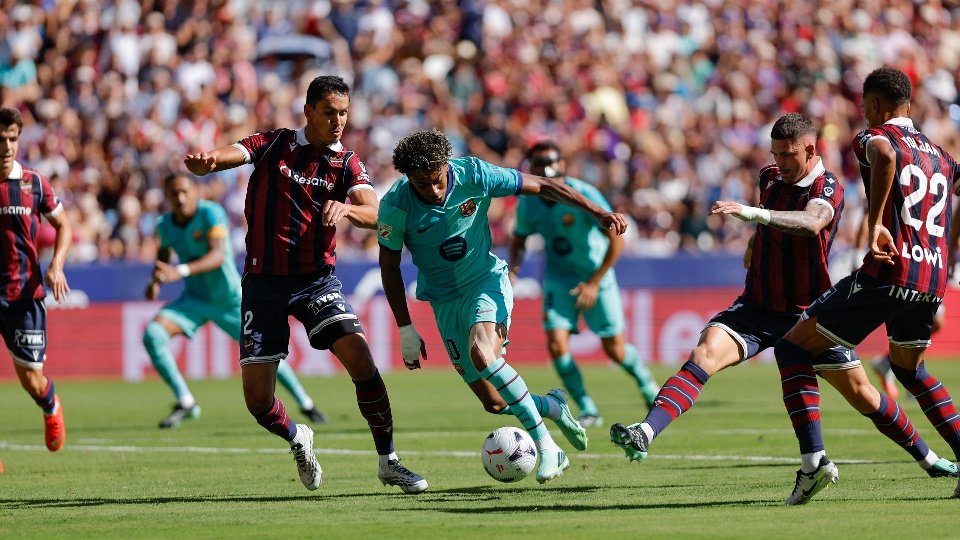 Itturralde González considerou incorreta a marcação do pênalti para o Barcelona contra o Levante e afirmou que a infração não deveria ter sido assinalada, como noticiado pelo Goal.
