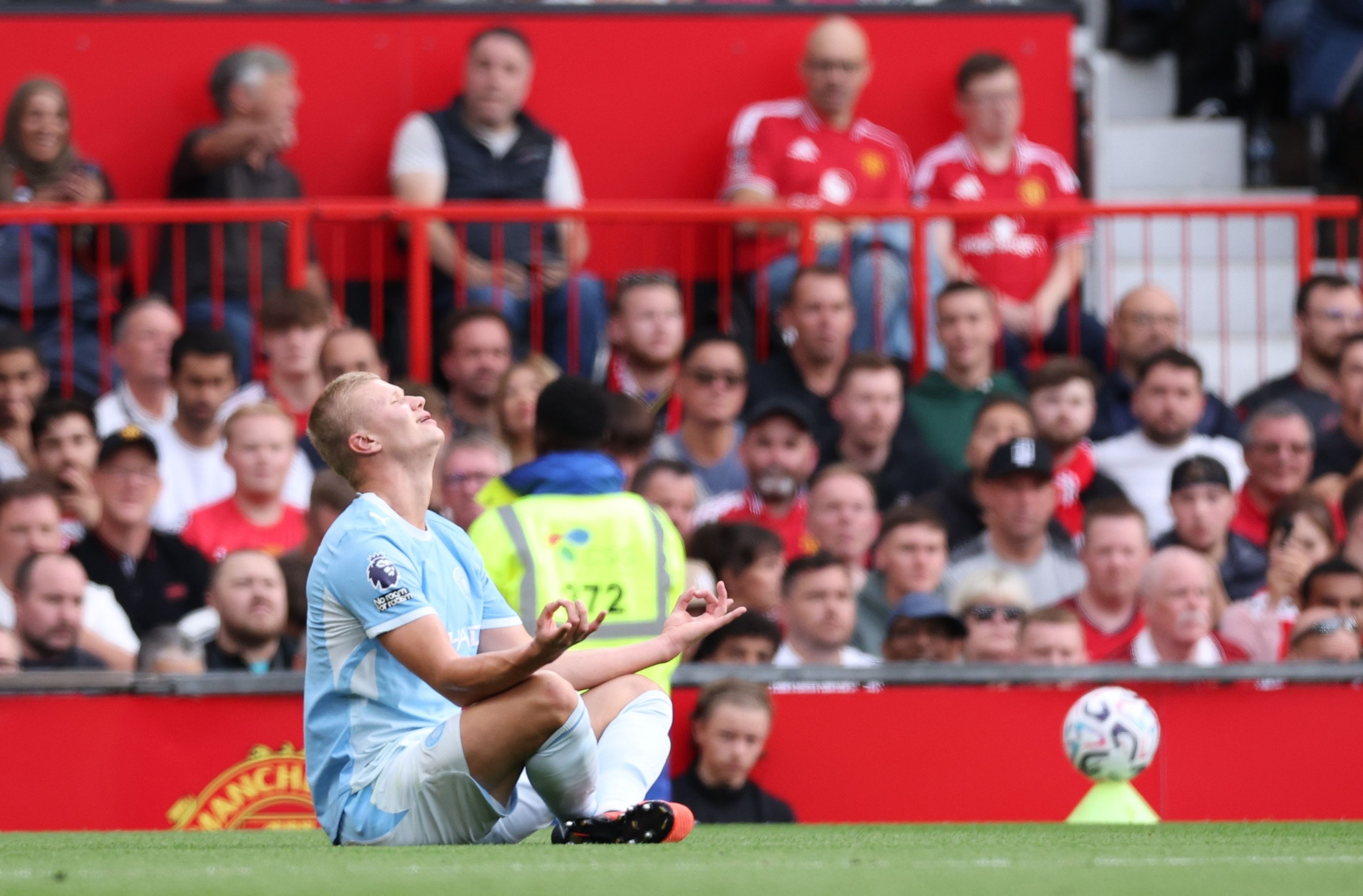 Manchester Utd 0-1 Manchester City : Héroïques à dix, les 'Sky Blues' peignent Manchester en bleu