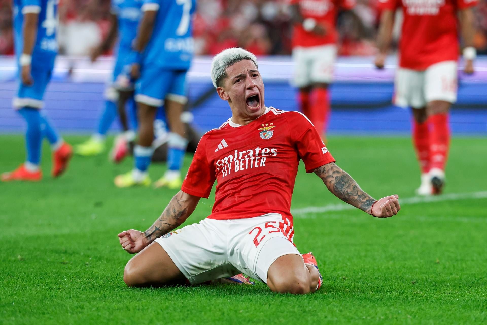 Benfica 3-1 Gil Vicente: virada de olho no Milan e Porto