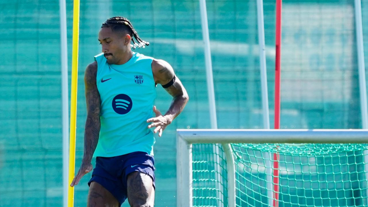 Raphinha y De Jong apuntan al Betis