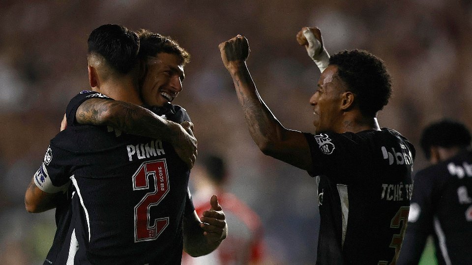 Bruno Duarte e David fizeram os gols do 2 a 0, em São Januário, depois do empate em 0x0 em Bogotá.