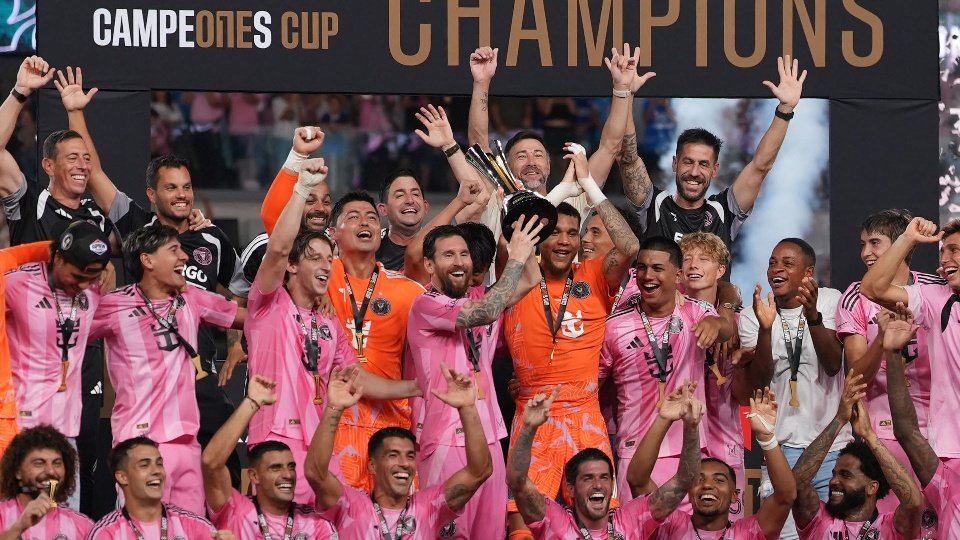Inter Miami 2-0 Cruz Azul: Messi lifts another trophy and hits 100-goal mark