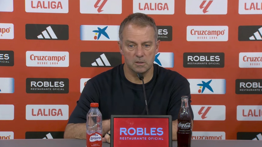 "Creo que Raphinha está muy contento de jugar de '9"