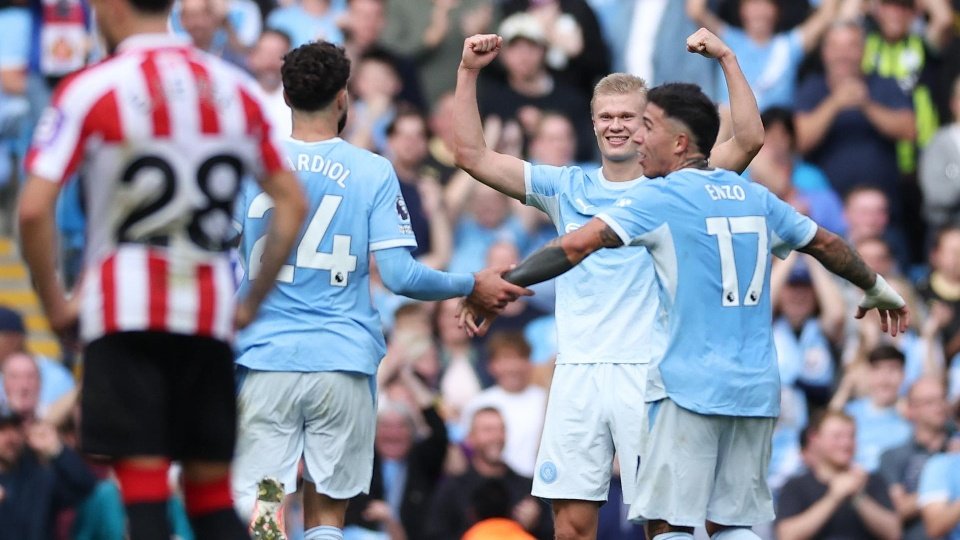 El Manchester City venció por 5-3 al Sunderland, que peleó con el 'hat trick' de Brobbey, y ya es líder en solitario como el único con pleno de puntos en esta Premier League.