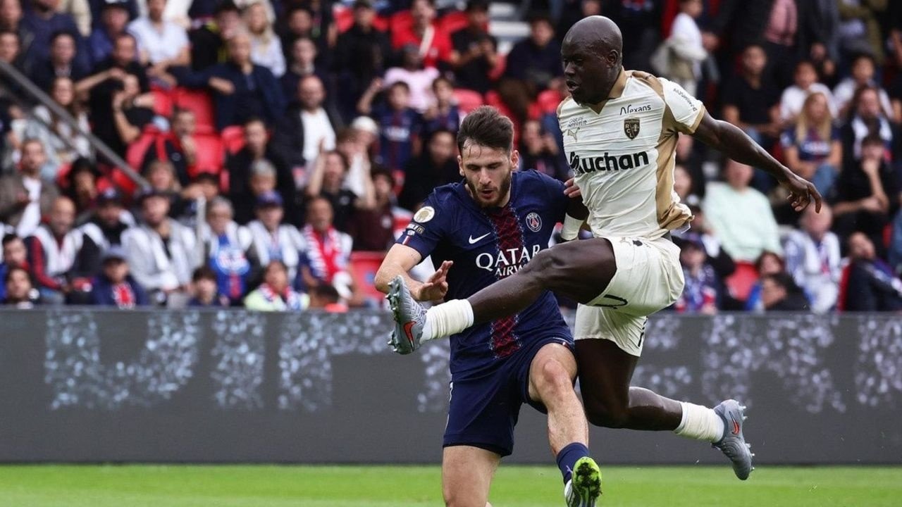 Malang Sarr, futbolista del Neom, sufrió en verano un lamentable episodio tras su fichaje por el club saudí. El jugador fue increpado por una serie de personas mandadas por un antiguo agente.