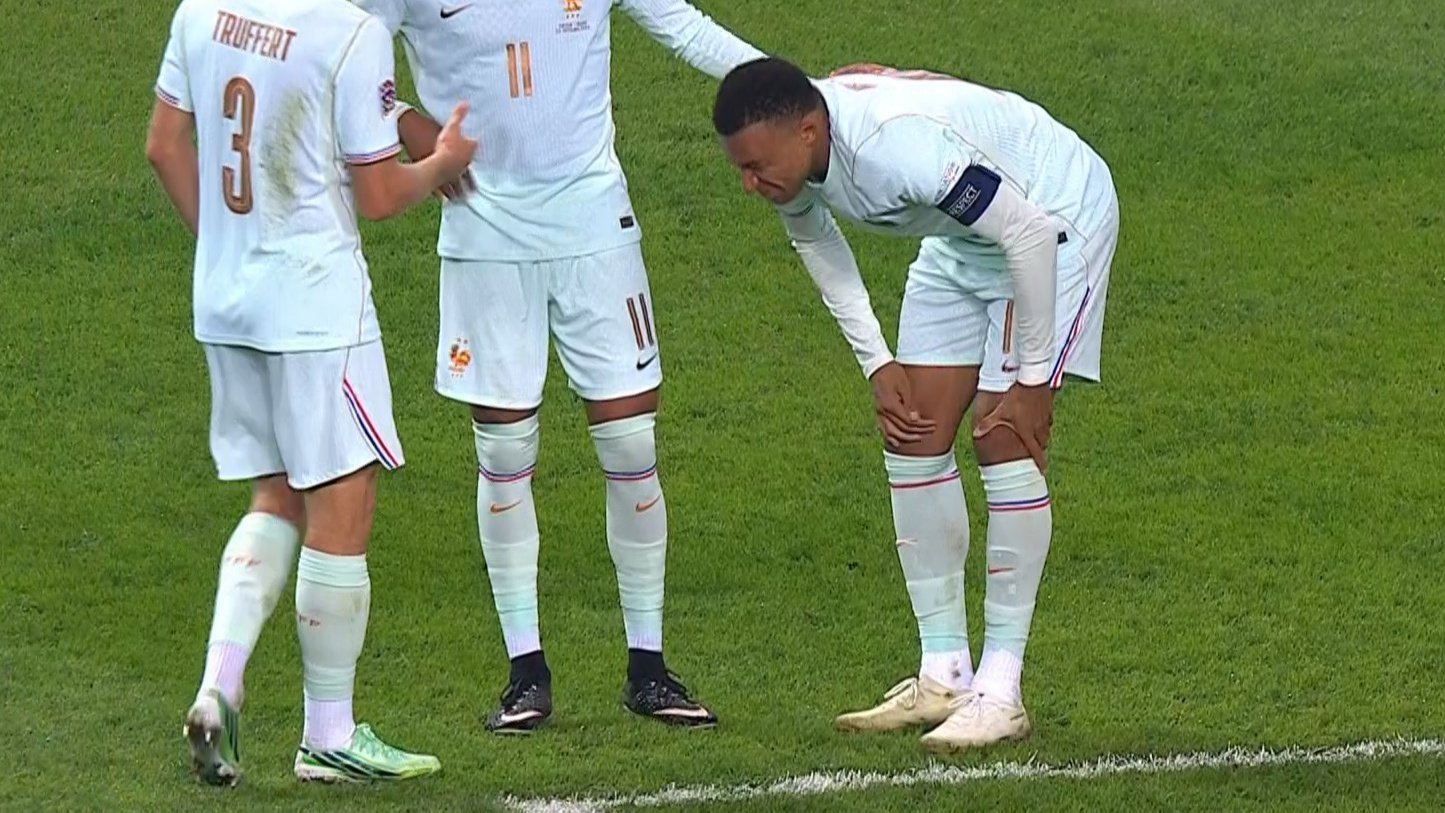 Mbappé sofre lesão no joelho!