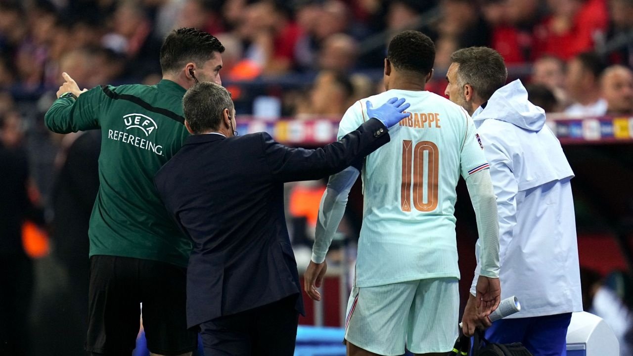 La lesión de Mbappé puso en jaque su temporada