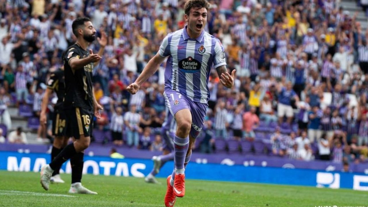 El Real Valladolid consiguió una victoria plácida ante un Córdoba que sigue dando pena en defensa y en la portería (3-1). Los blanquiverdes quedan a merced del descenso.