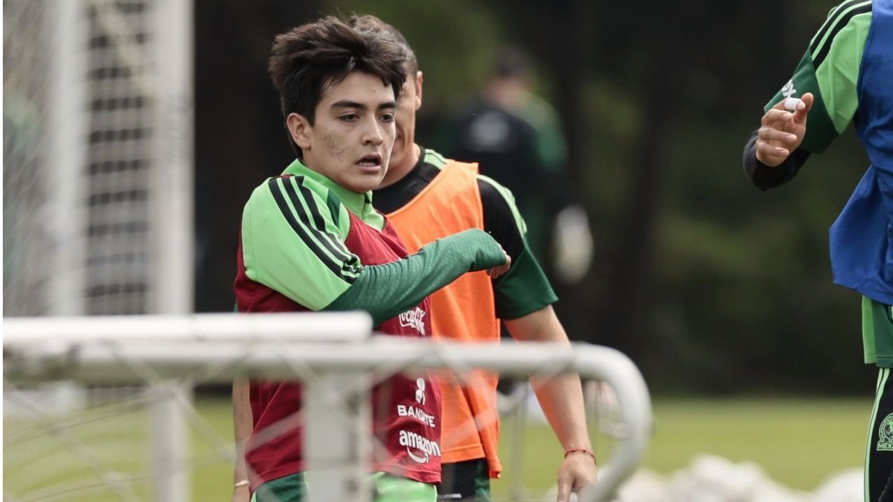 El '10' de presente y futuro. EFE/José Méndez