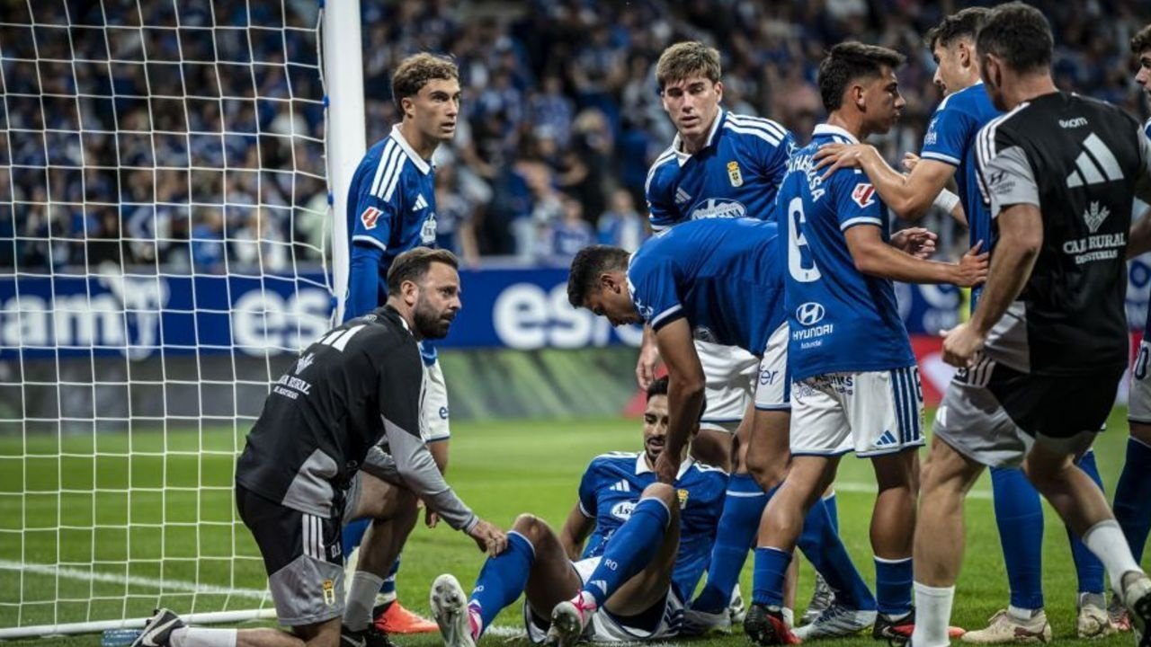 Real Oviedo 2-0 Real Sporting: el dulce dolor de un derbi