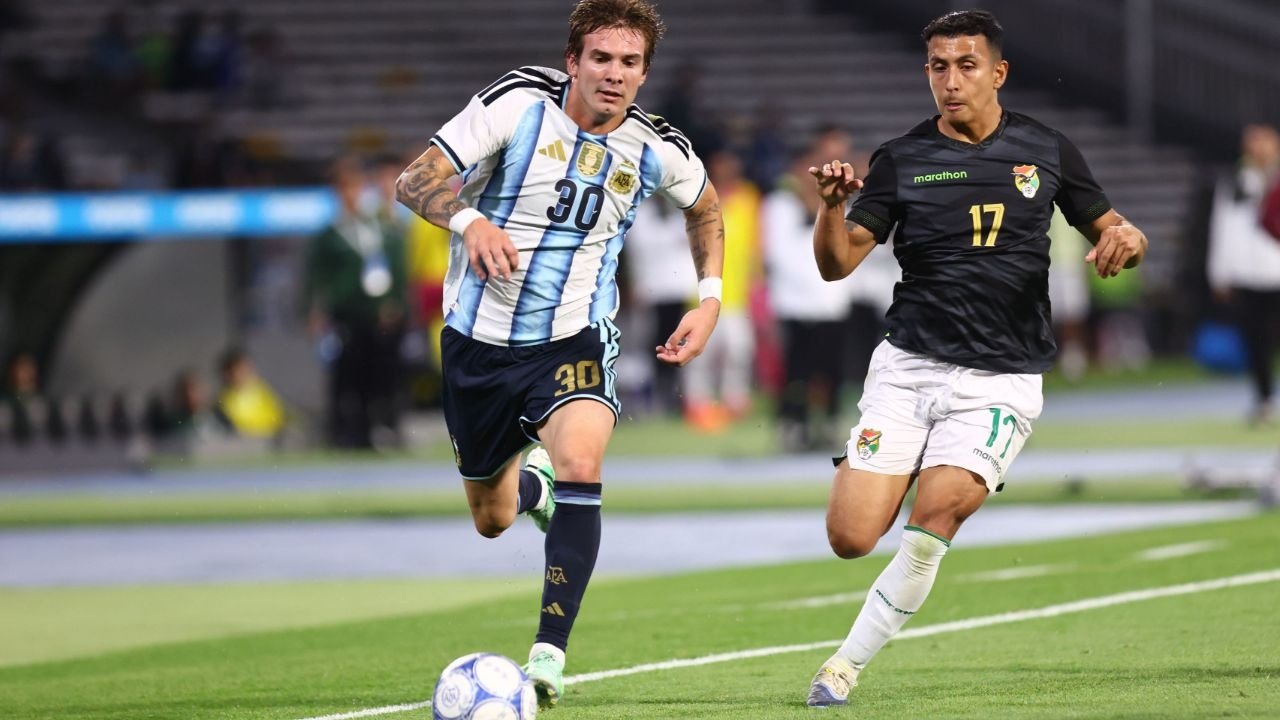 Dopo il primo gol con la maglia dell'Albiceleste, il talento argentino ha parlato delle aspettative nei suoi confronti e delle critiche ricevute in patria.