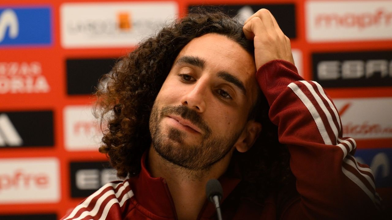 Cucurella bromea sobre el Balón de Oro Mbappé-Lamine: "Me votaría a mí mismo"