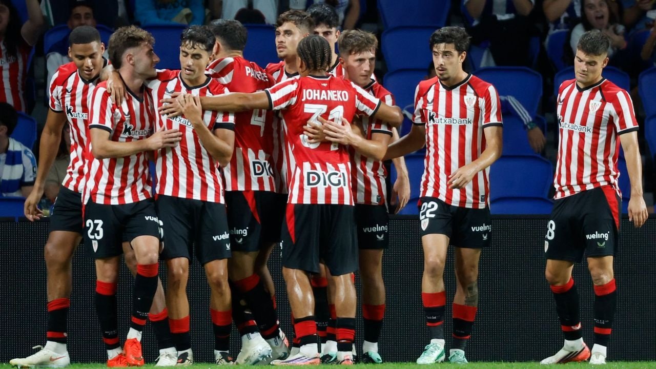 El Athletic se hizo con el triunfo por 0-1 ante la Real Sociedad en el EH Txapela. Un tanto de Maroan definió un derbi descafeinado por la falta de afluencia en las gradas.