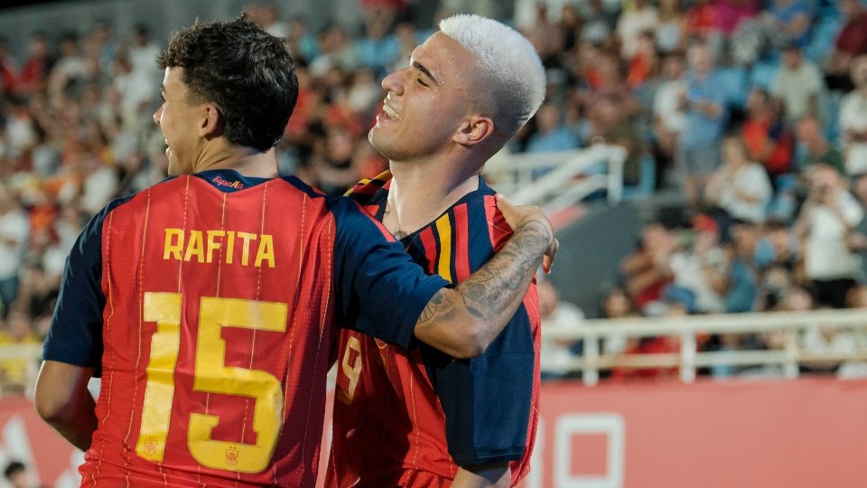 La Selección Española Sub 21 goleó por 7-1 a Rumanía para certificar su clasificación al Europeo de 2027. 'La Rojita' no tuvo piedad y barrió con un imparable Pablo García, autor de un 'hat trick' y una asistencia.