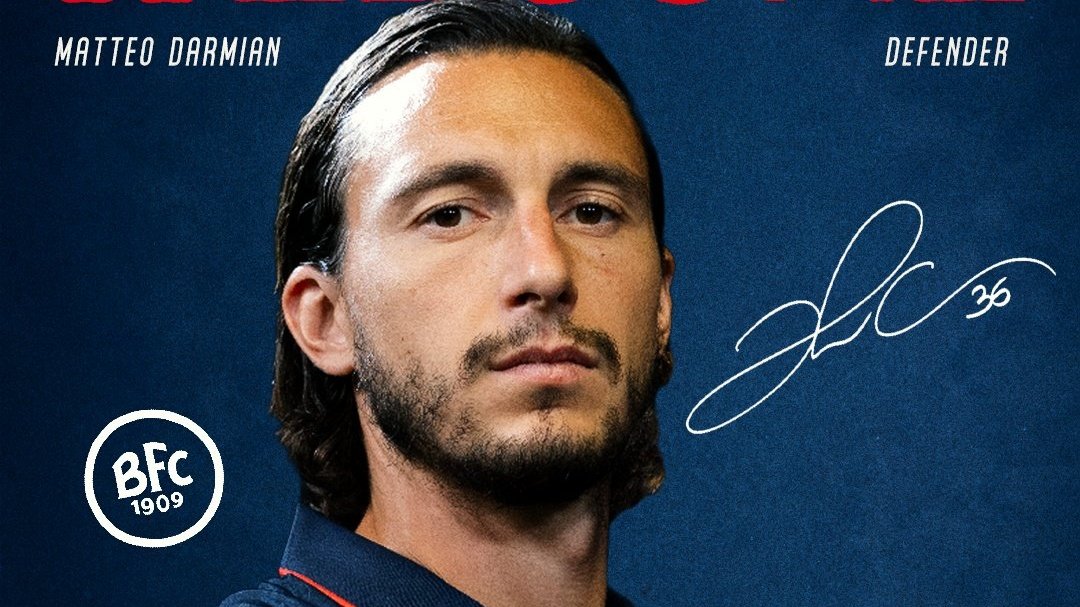 Matteo Darmian prenderà il posto in lista dell'infortunato Holm, contratto fino al 30 giugno 2027.