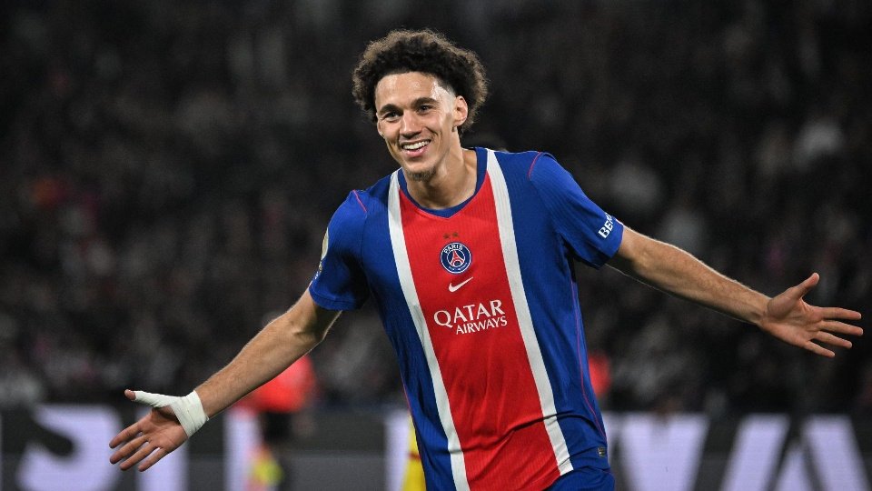 Luis Enrique sous le charme d'Akliouche. EFE