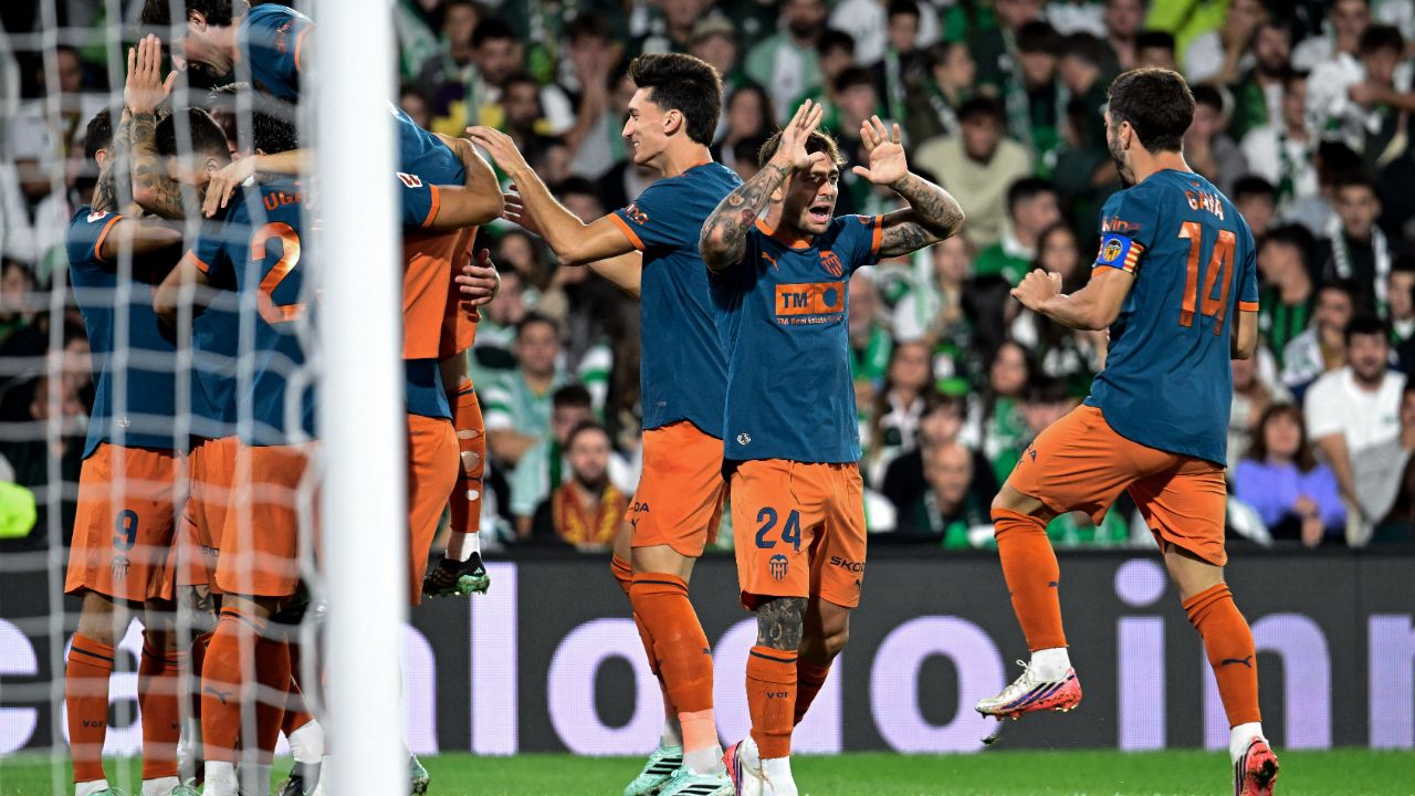 Nueva etapa en el Valencia: Peter Lim vende el 42% del club