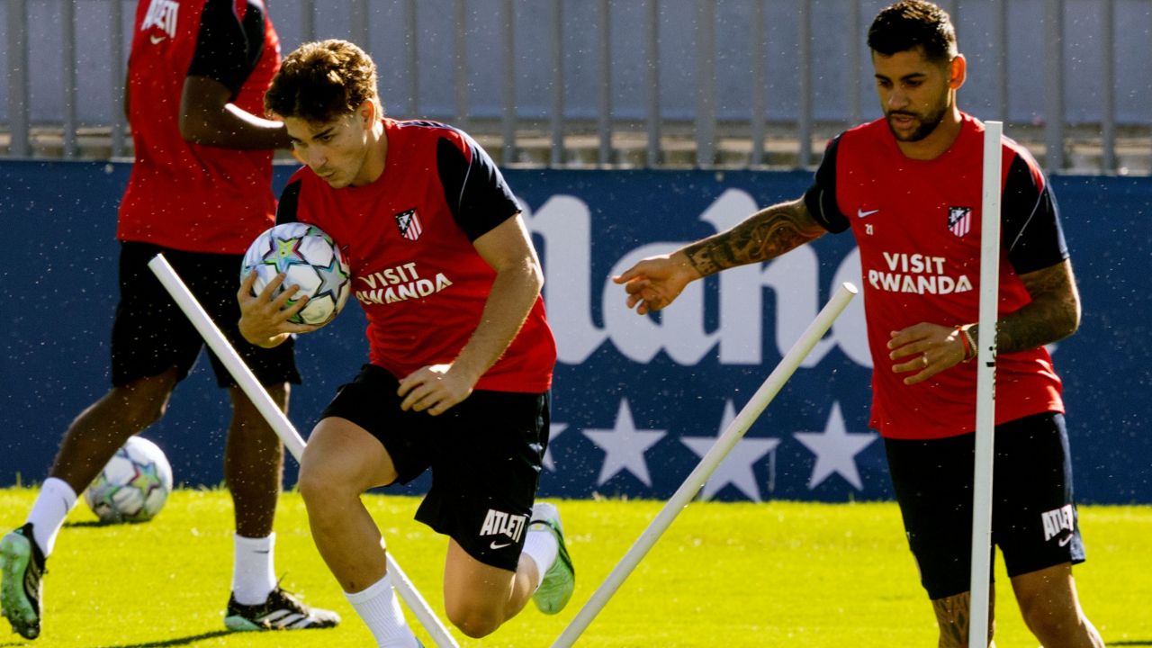 Julián Álvarez se va con el agente de Rodri