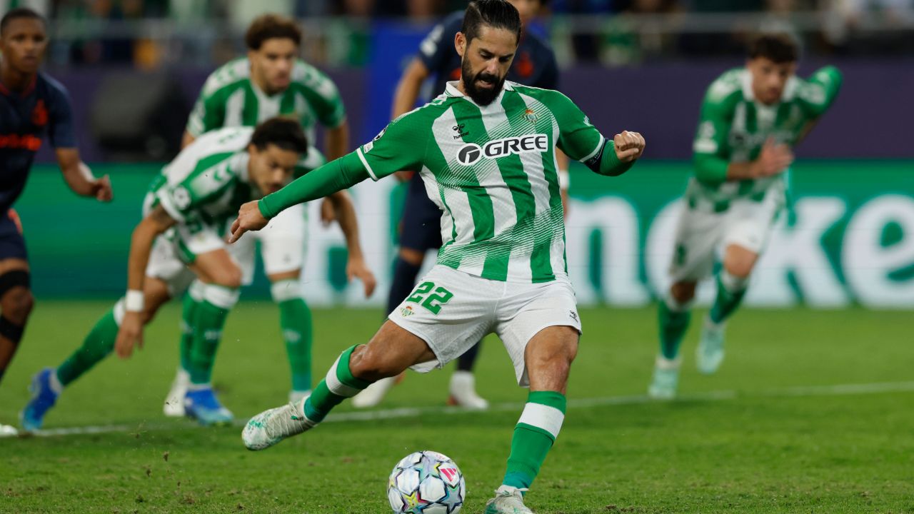 Isco ve "enchufado" al Betis tras el 9 de 9 en Champions