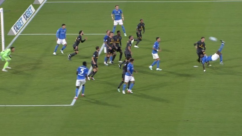 Anguissa scores stunning bicycle kick against Roma
