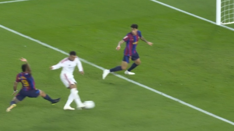 Mbappé embrase le 'Clásico' à la 87ème : doublé et 100ème but avec le Real