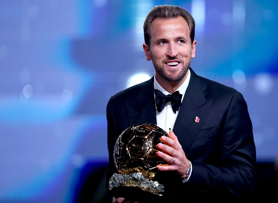 Kane se acuerda de Lamine y Mbappé al recoger su Balón de Oro: "He competido con grandes jugadores"