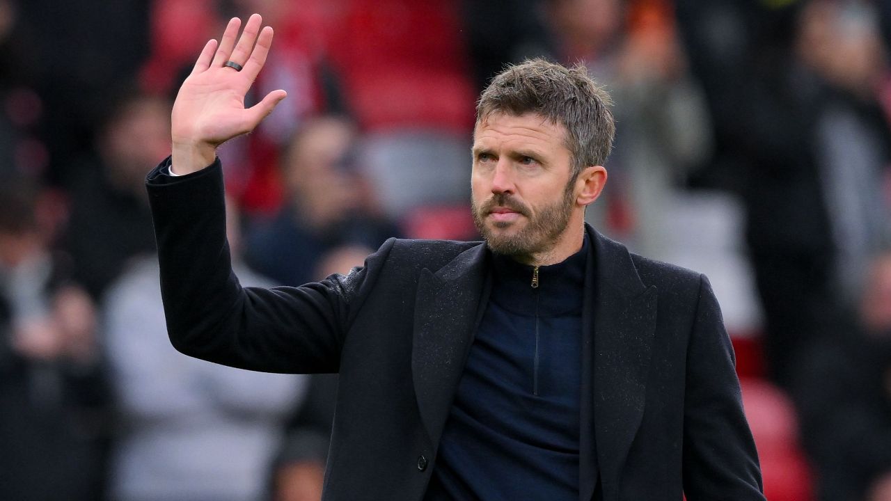 Michael Carrick stays as Man United coach