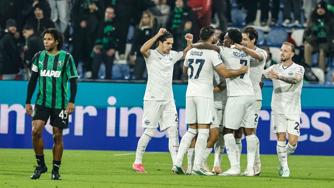 Sassuolo 2-6 Lazio: Eight-goal thriller sends Lazio top