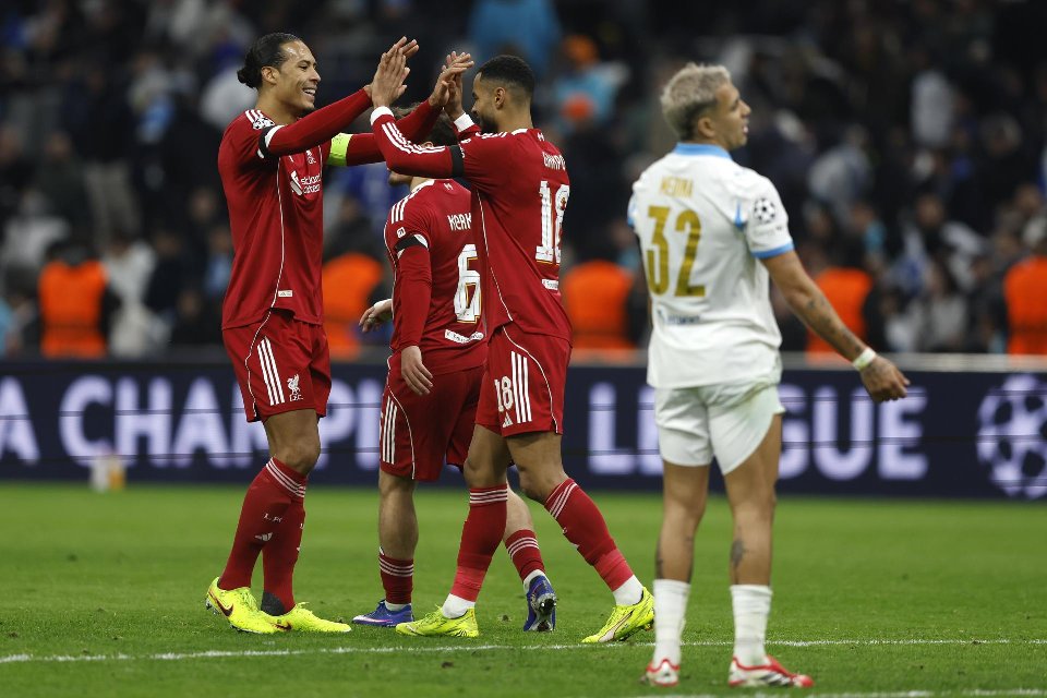 El Liverpool dispersa la nube