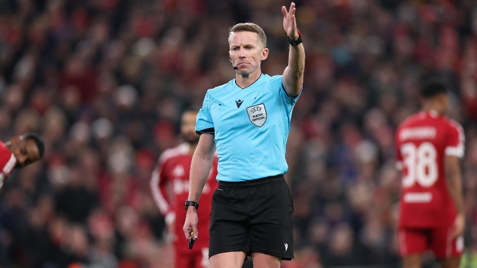 La UEFA promete menos VAR y menos 'teatro'