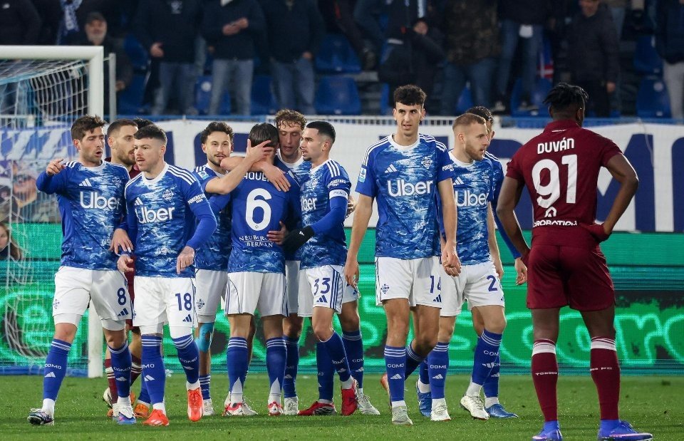 En una exhibición ofensiva, el Como arrasó por 6-0 al Torino y reafirmó su candidatura europea. El conjunto de Cesc Fàbregas apunta a pelear por los puestos de Champions League a final de temporada.